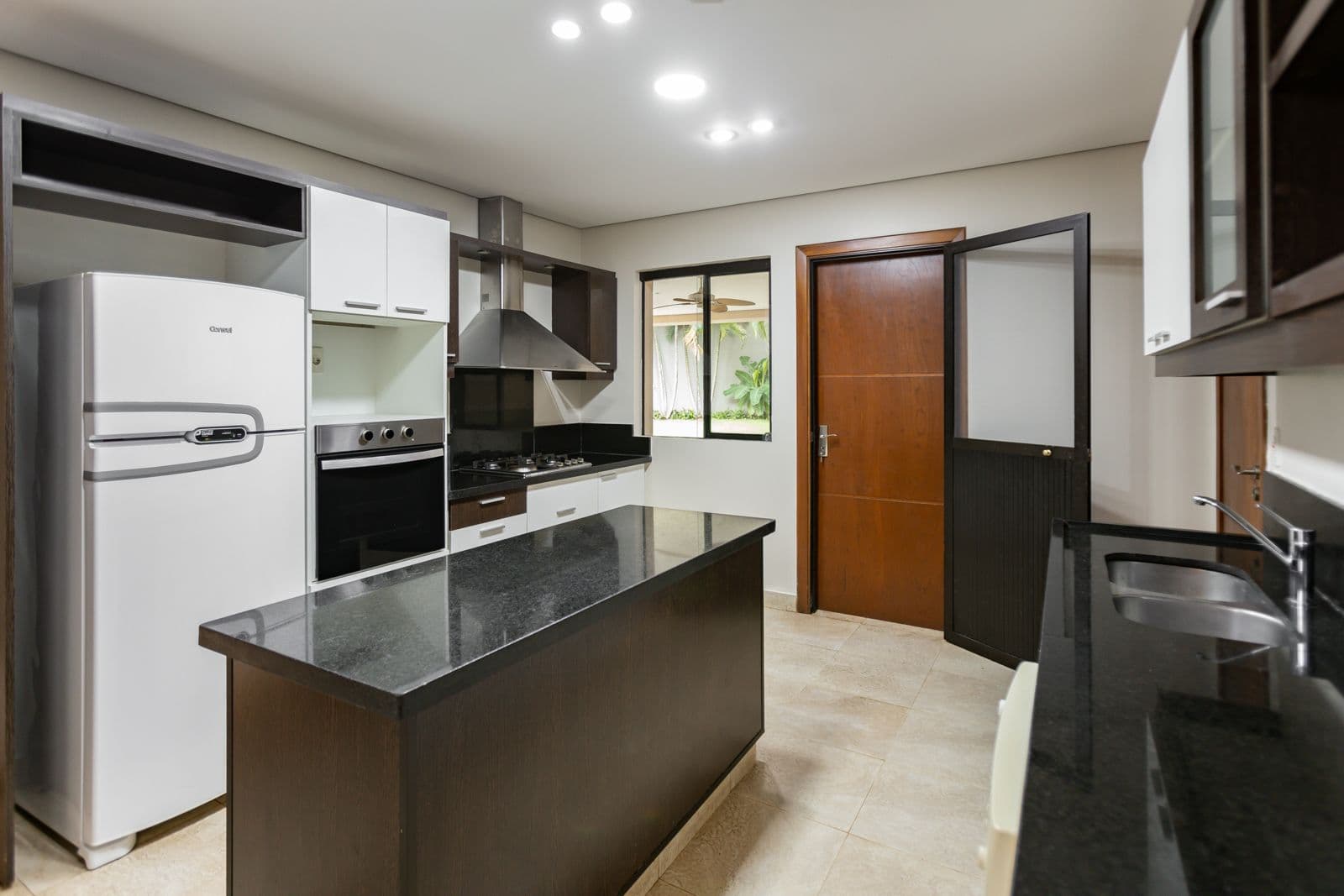 Alquilo Amplia Casa En Condominio De 4 Habit En Suite – 3