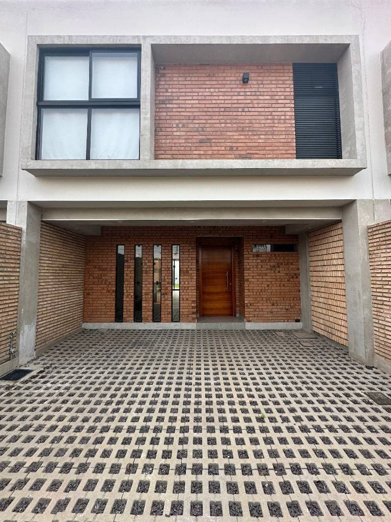 ALQUILO DUPLEX ZONA RAKIURA
