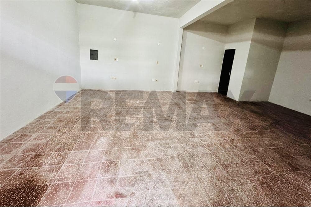 SALÓN COMERCIAL DE 48 M2 A METROS DE ESQUINA – SAN LORENZO CENTRO – 3