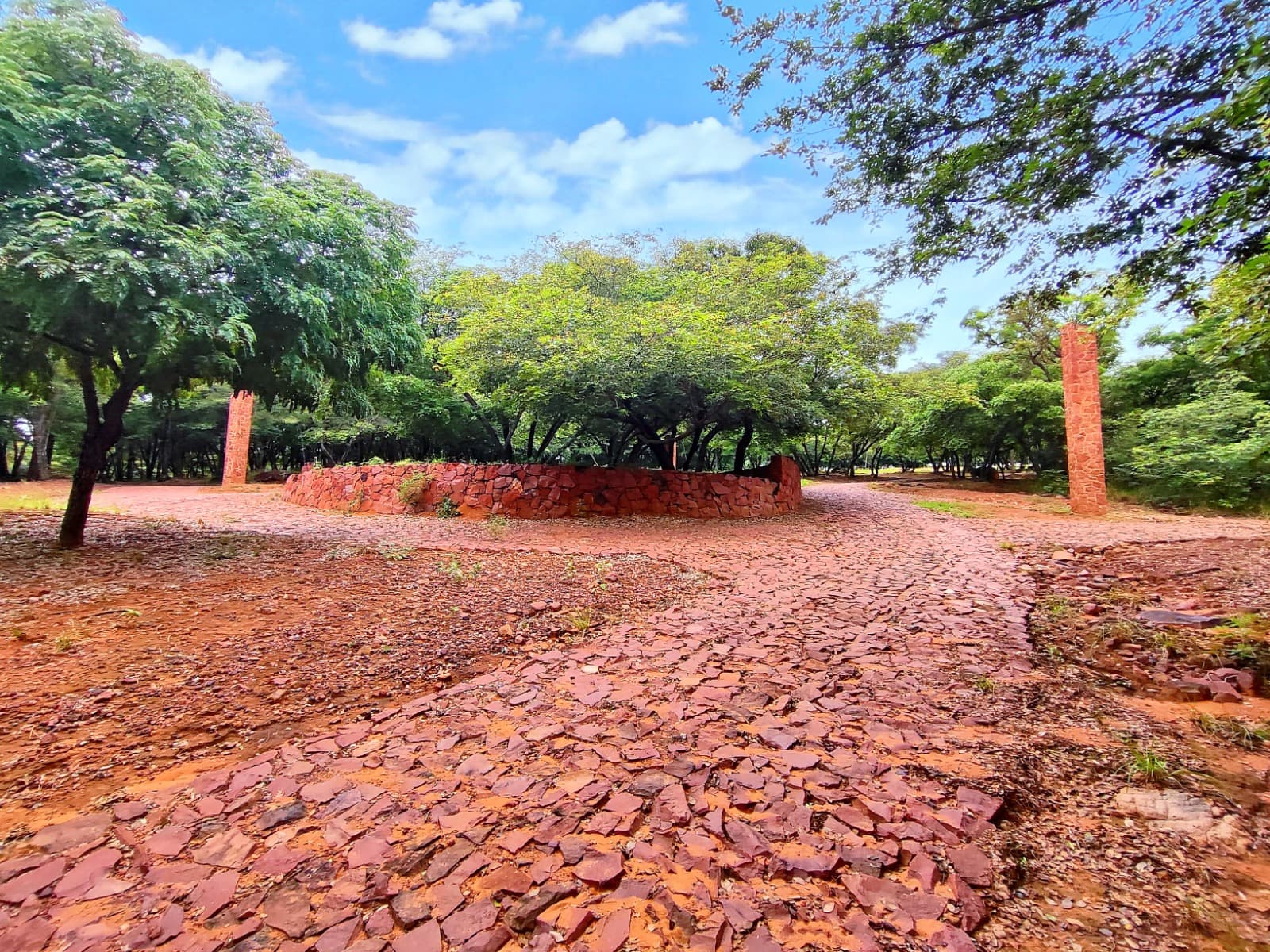 VIVÍ RODEADO DE TRANQUILIDAD Y NATURALEZA EN UN BARRIO CERRADO. – 2