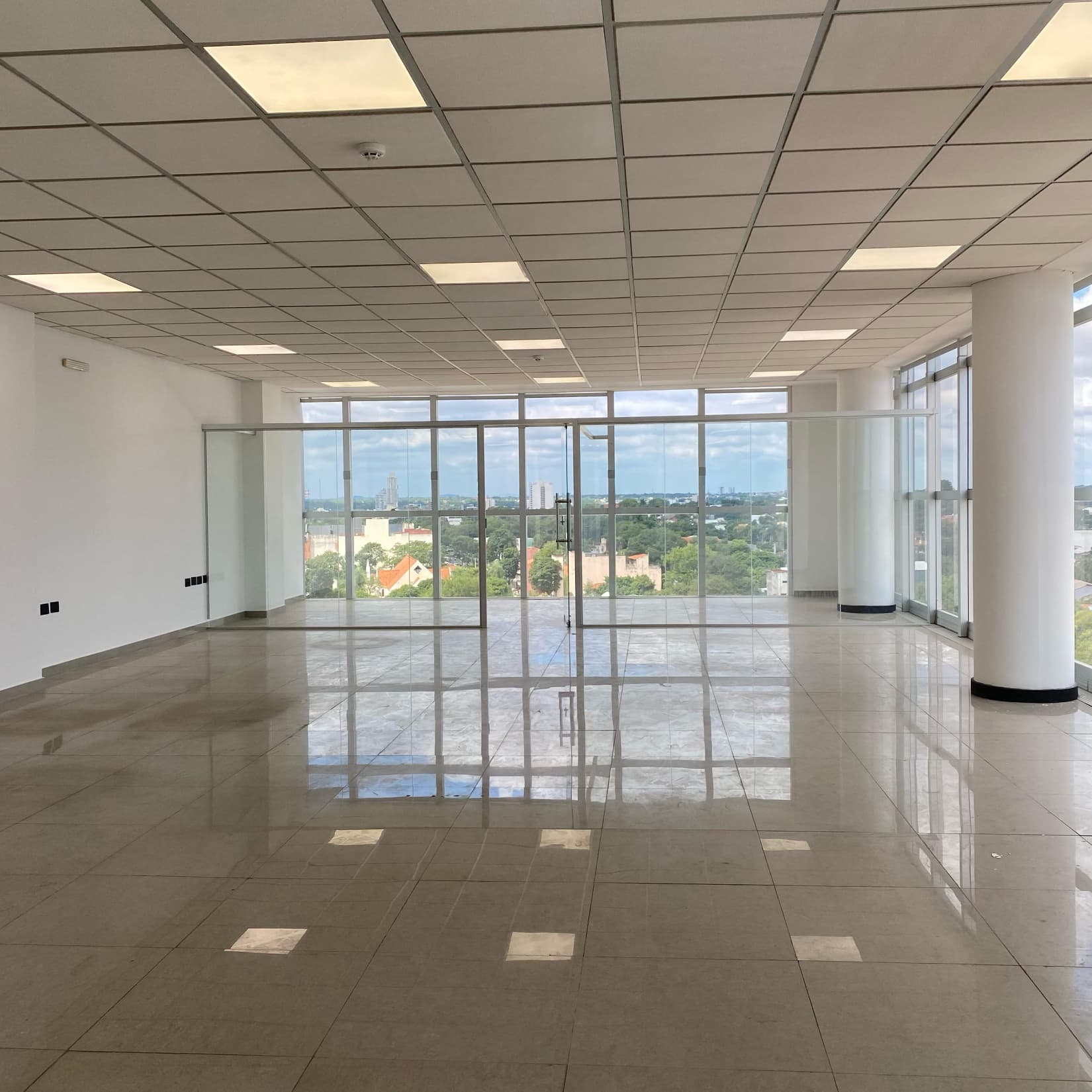 Alquilo Oficina Corporativa en SKY CENTER – 2