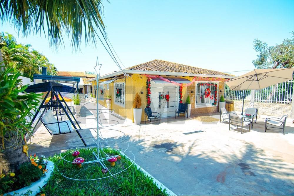CASA EN VENTA - LUQUE
