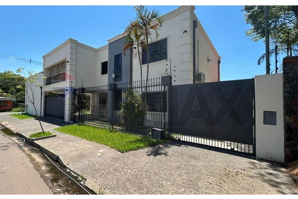 RESIDENCIA EN ESQUINA EN LUQUE – 2