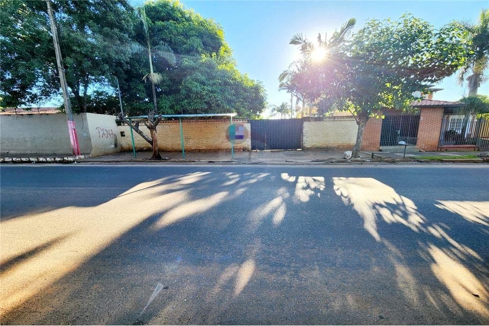AMPLIO TERRENO A PASOS DEL CENTRO DE SAN LORENZO 2.769 M2