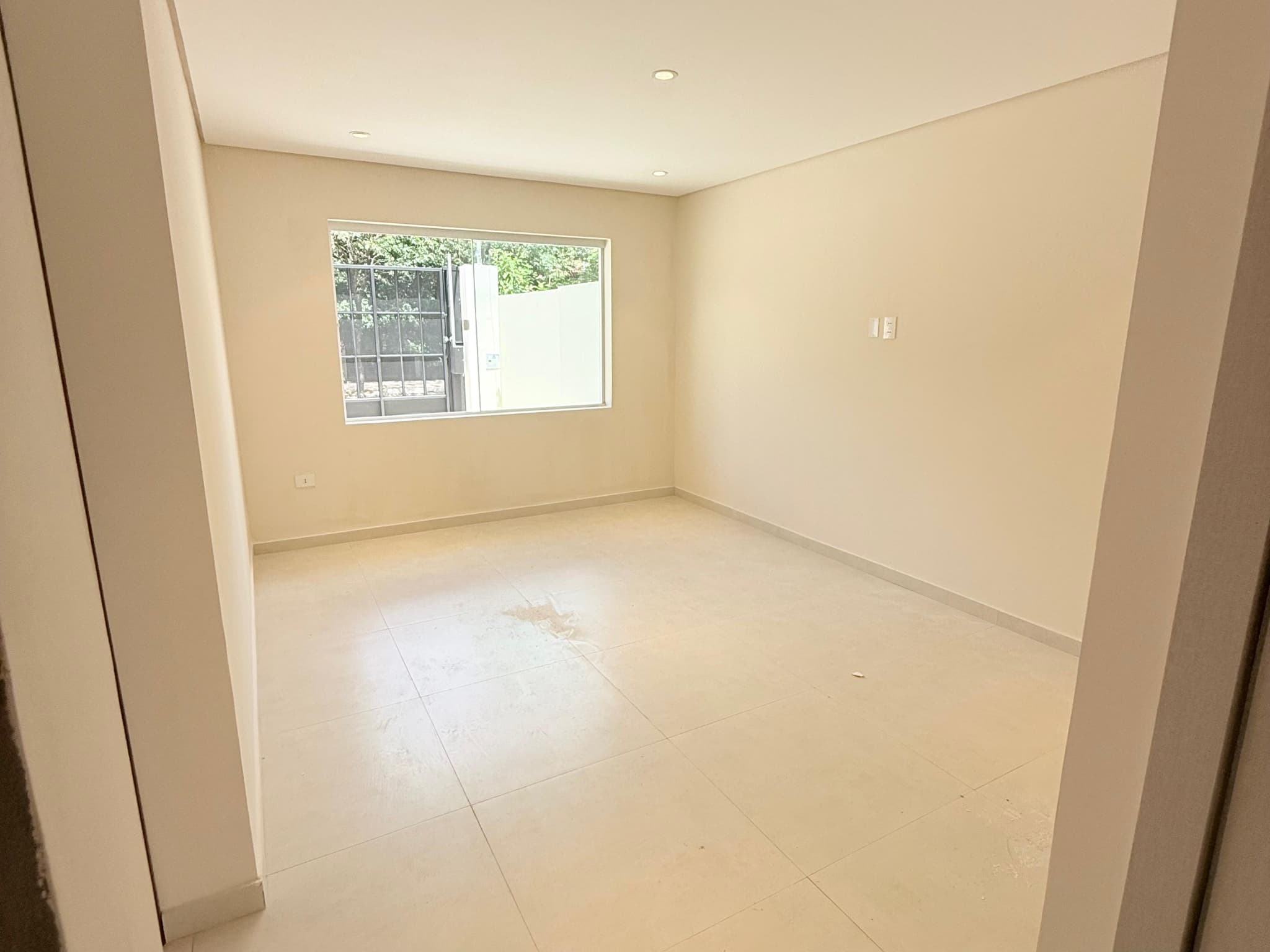 Duplex En Mburucuya Zona Cpj – 2