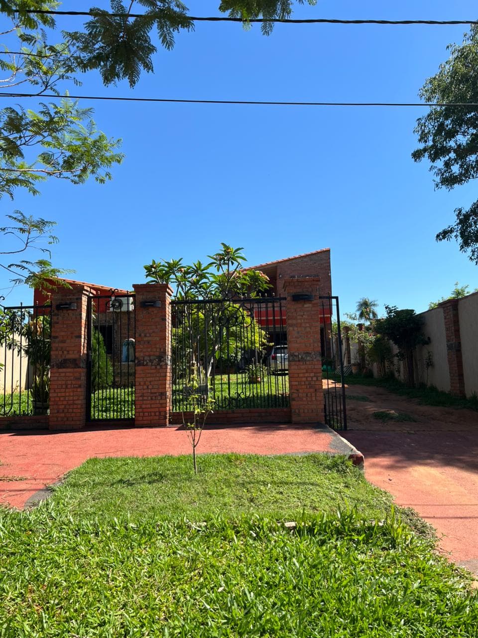 EN VENTA CASA EN LUQUE / CAÑADA GARAY – 2