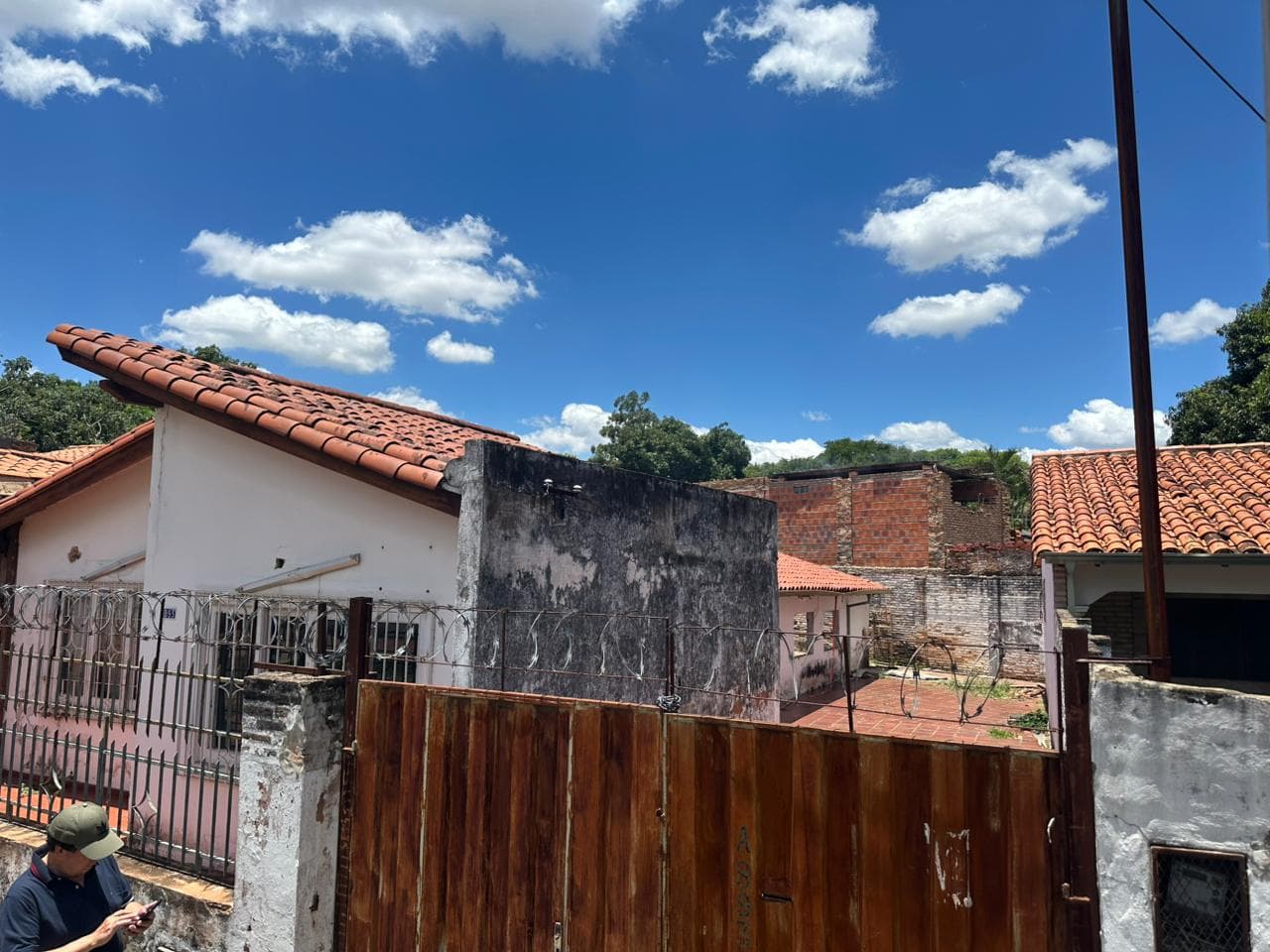 Vendo Terreno Con Casa En Asuncion