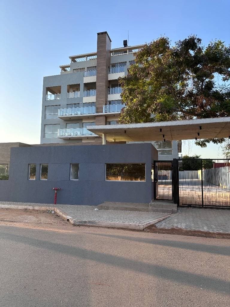 Alquilo departamento 3 dormitorios con cochera en Terrazas de Laurelty - Luque