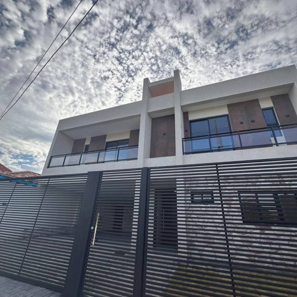 EN VENTA RESIDENCIA A ESTRENAR EN BARRIO MBURUCUYA
