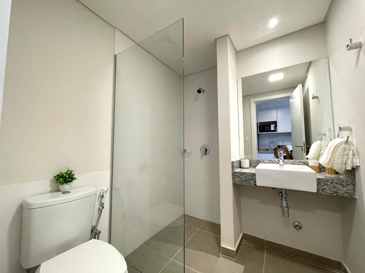 EN VENTA DEPARTAMENTO EN MARIANO ROQUE ALONSO – 3