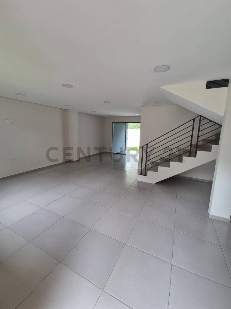 Venta de duplex en San Bernardino de 3 habitaciones. – 2