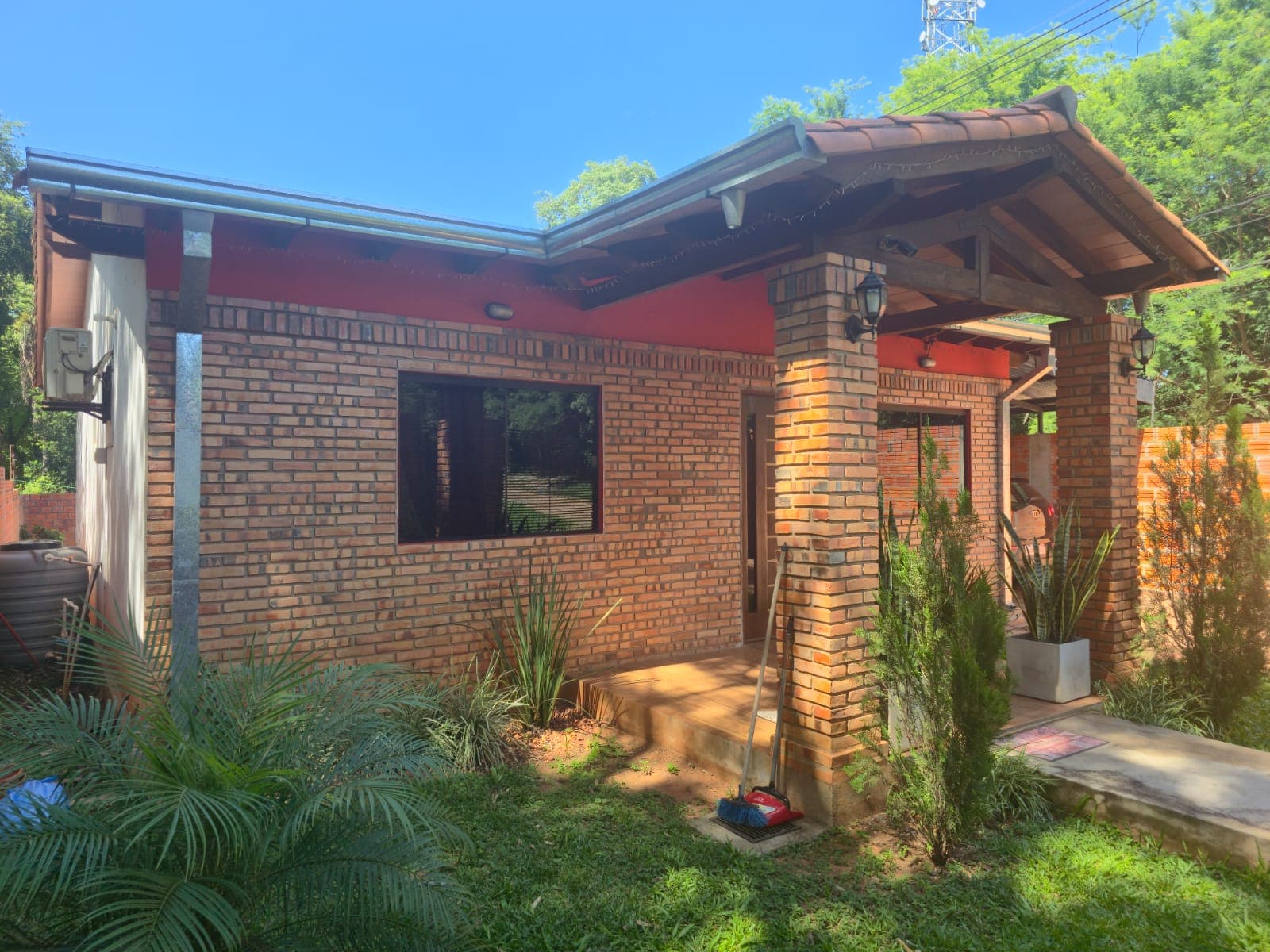 VENDO CASA EN LUQUE- CAÑADA GARAY – 2