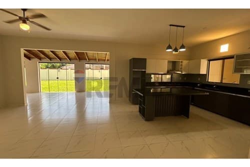 Casa-Venta-PY Central Luque – 2