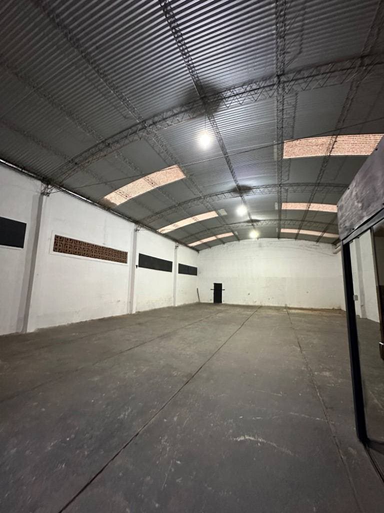 Depósito con Oficina en Alquiler en Fernando de la Mora – 2