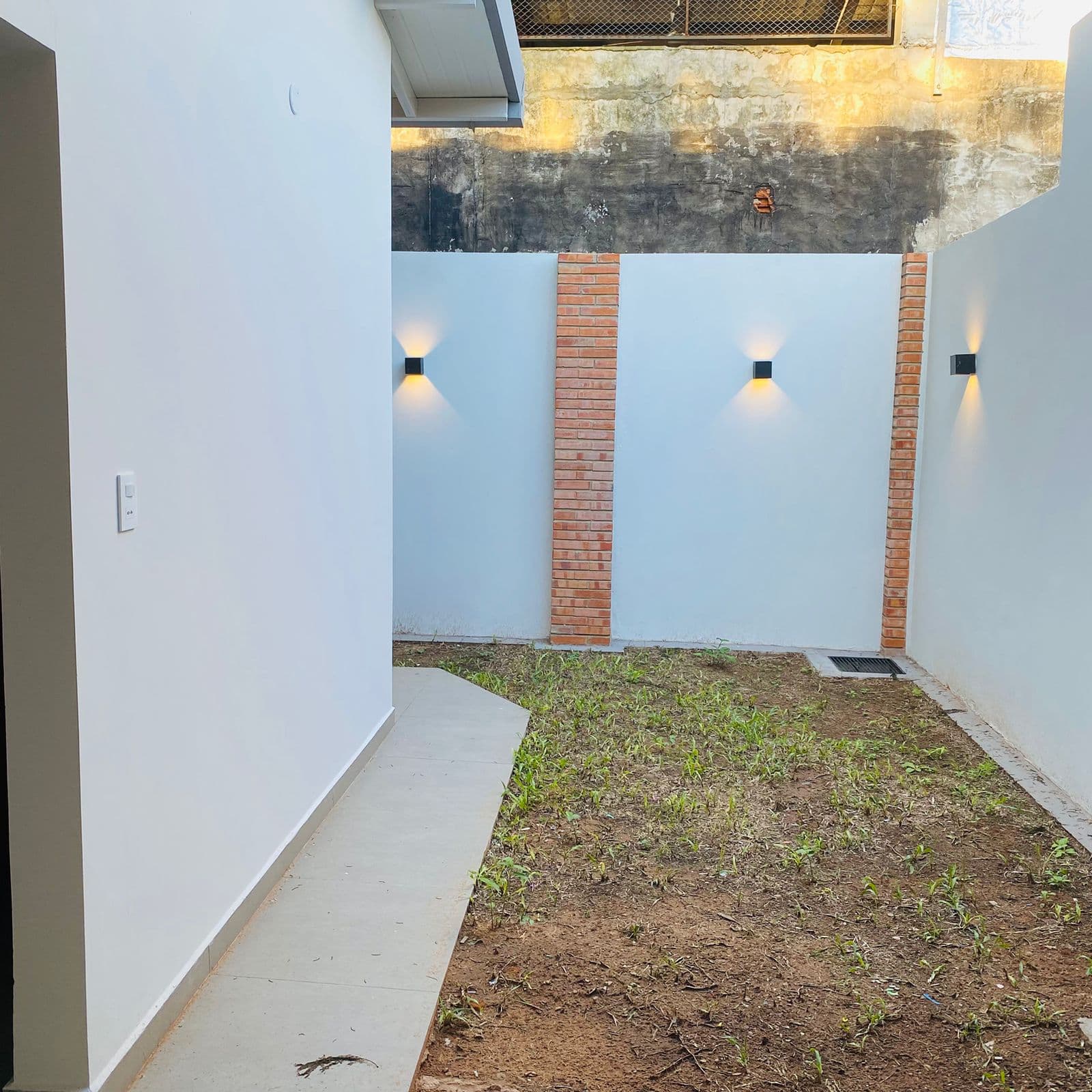 ALQUILO DUPLEX EN LAMBARE – 2