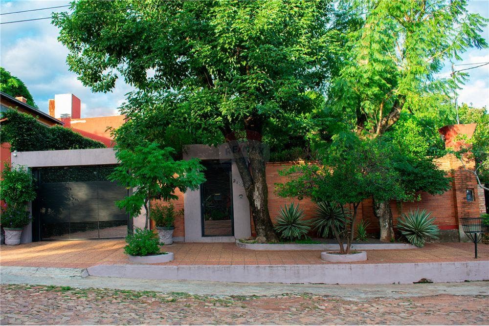 VENDO CASA EN LAMBARE BARRIO MBACHIO