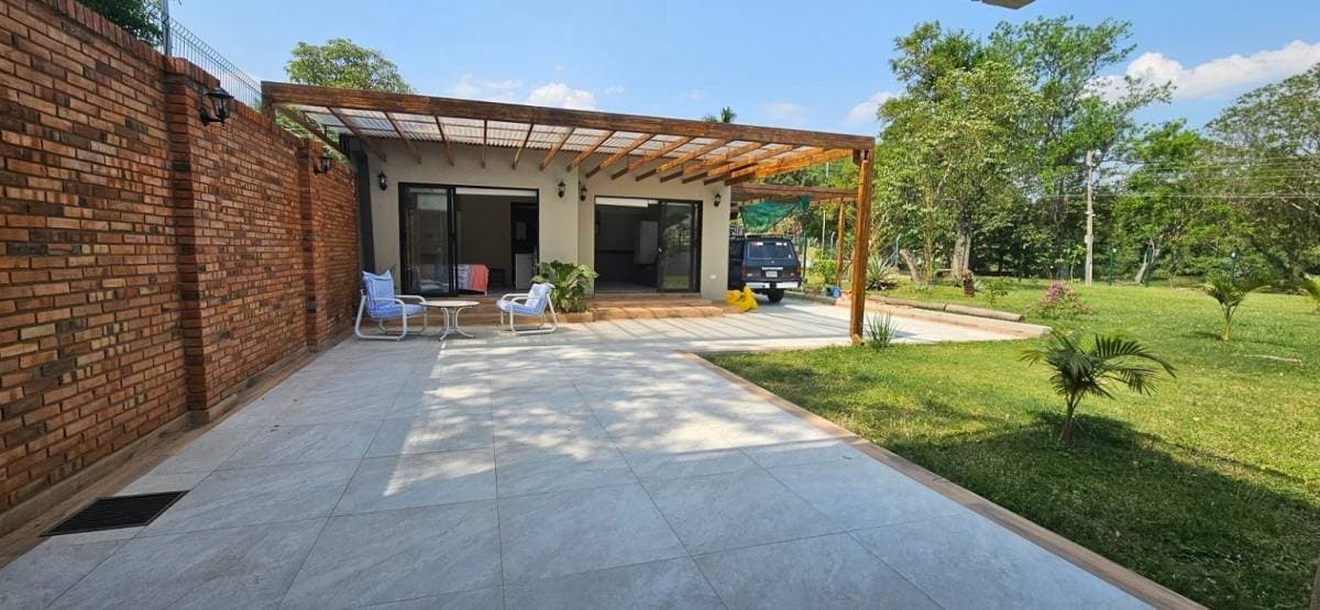 Alquilo Casa En Sanber Ubicado a 200 m del lago Azul Del Club Nautico