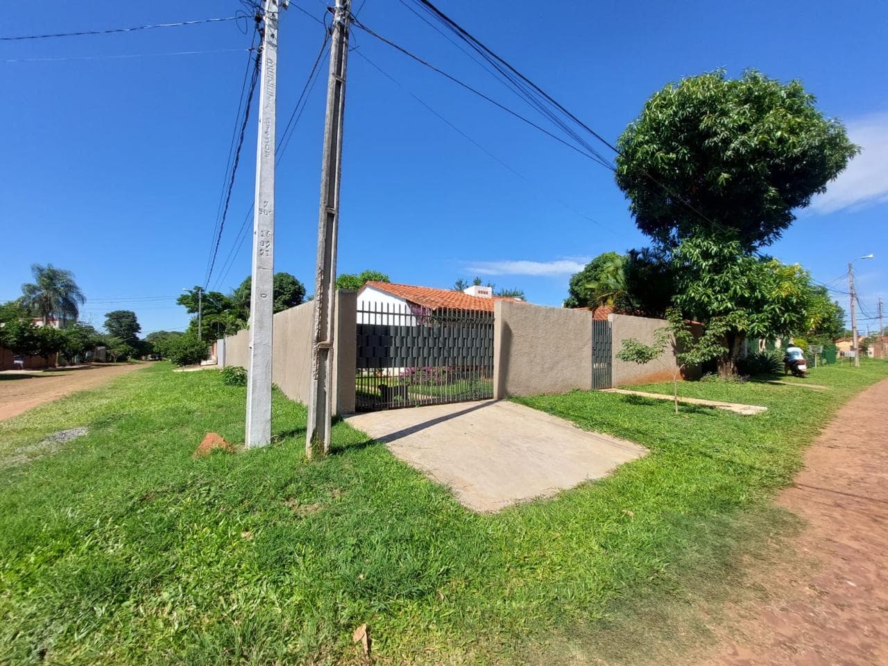 Vendo Hermosa Casa Sobre Esquina Y 2 Cuadras Del Asfalto