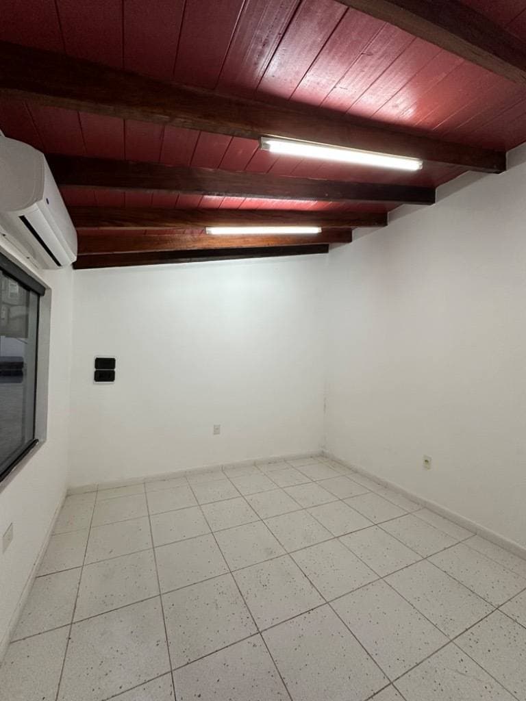 ALQUILO DEPOSITO CON OFICINA – 2