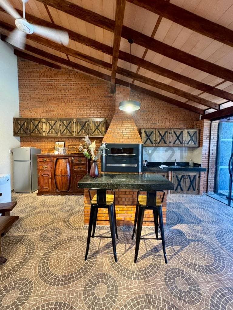 Venta de Casa en Limpio, Central – 2