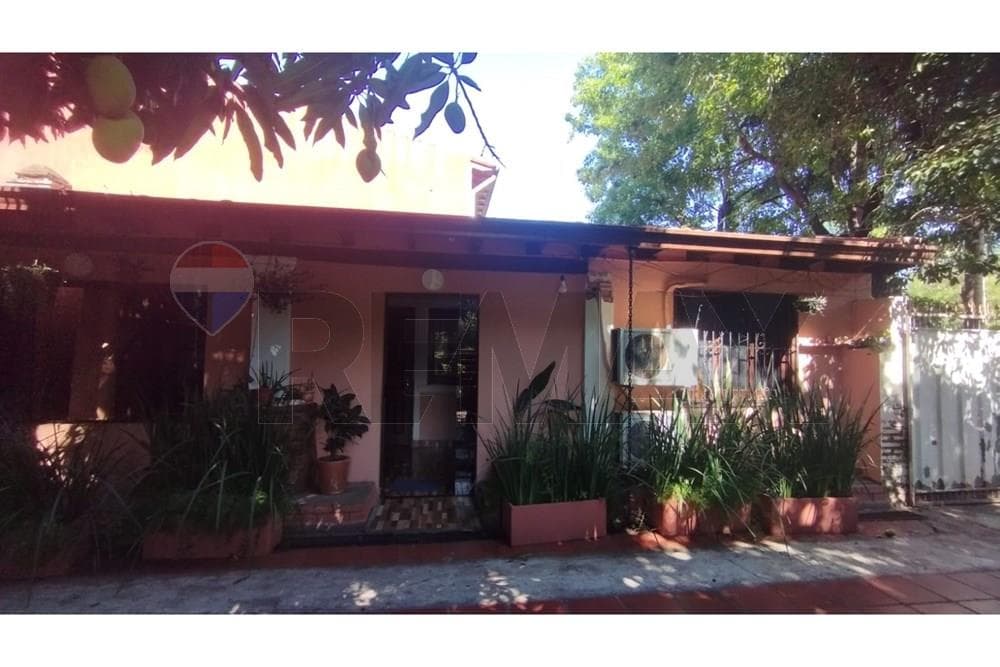 VENDO CASA AMOBLADA EN LAMBARE!!