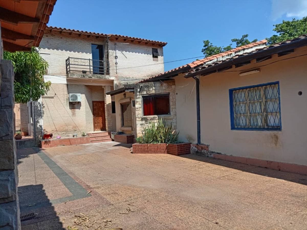 Propiedad con 2 locales comerciales y 5 departamentos en Capiatá – 3