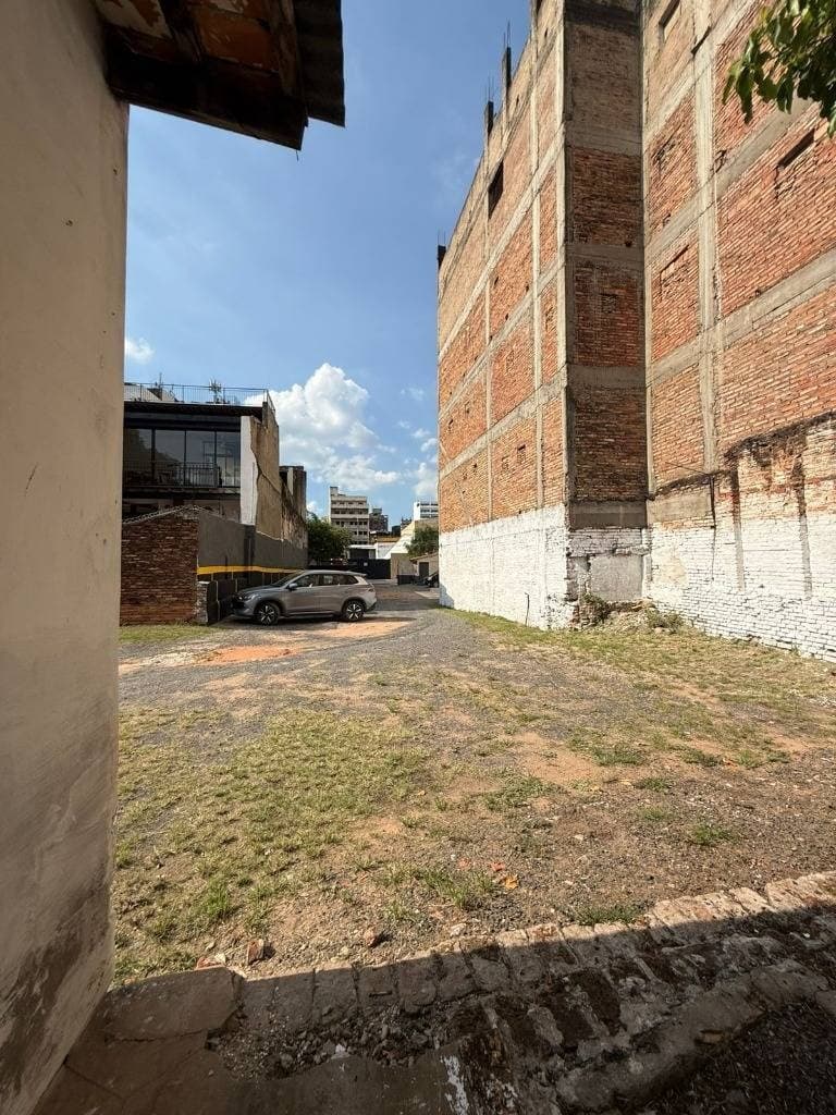 VENDO UNICA E INMEJORABLE PROPIEDAD EN EL CENTRO HISTORICO DE ASUNCIÓN – 3