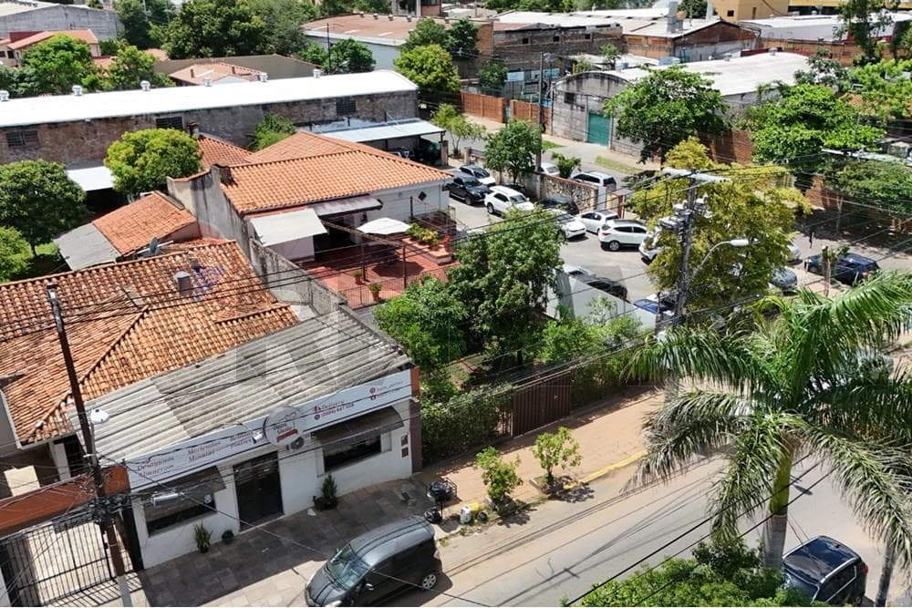 VENDO HERMOSA CASA EN LOS LAURELES ASUNCION