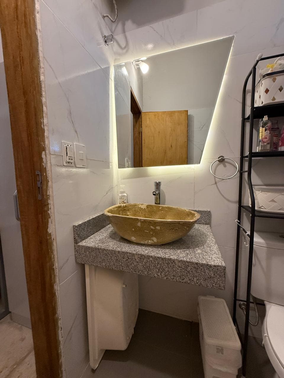 Vendo Hermosa Casa Familiar Construida + Terreno Estandar Zona Luque-sanber. – 3