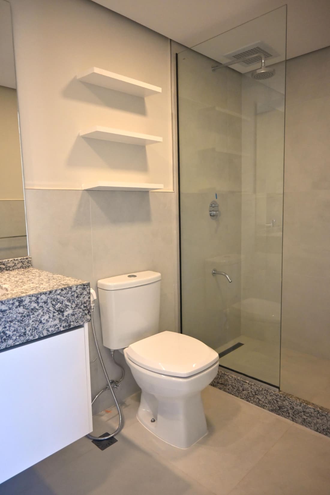 Alquilo Departamento En Asunción Complejo Las Golondrinas, Loma Pyta. – 2