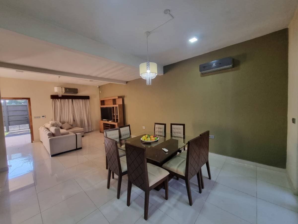 Alquilo Casa Amoblada de dos pisos, con 4 habitaciones – 3