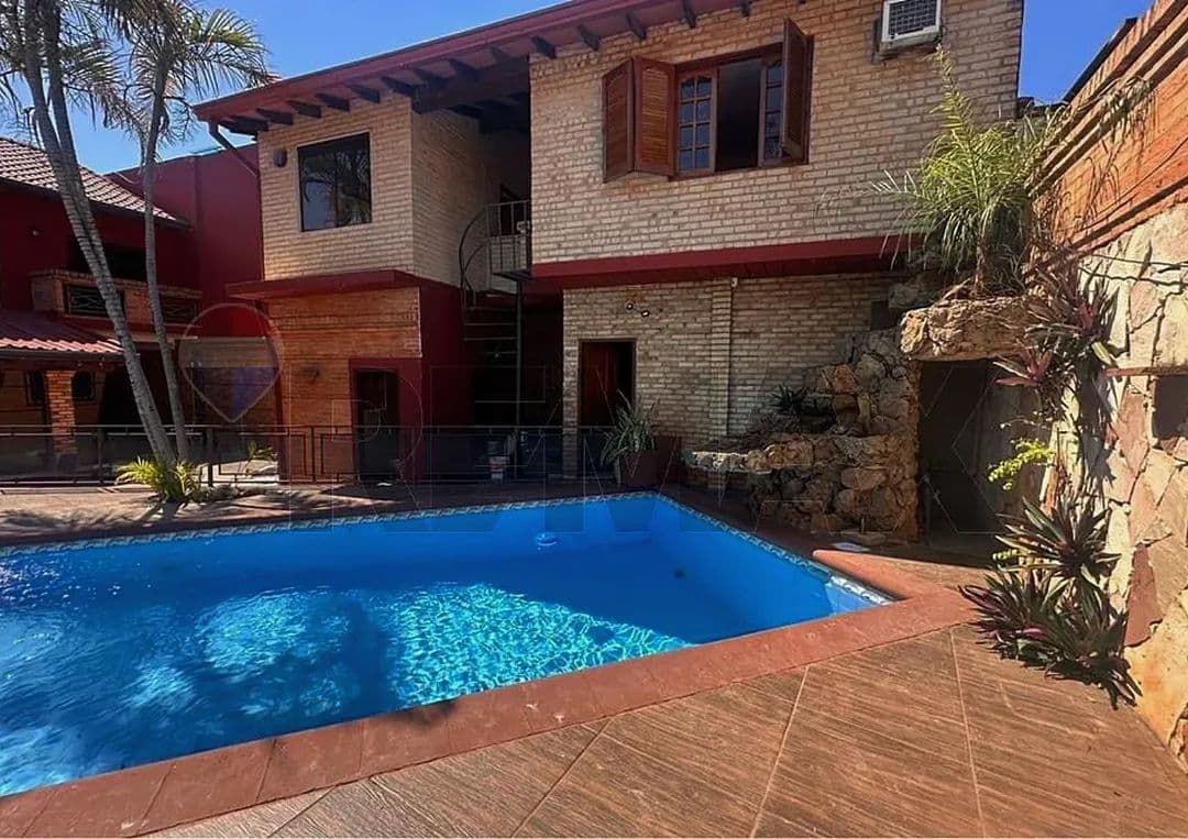 CASA EN VENTA – LAMBARÉ, VALLE APUÁ II – 2