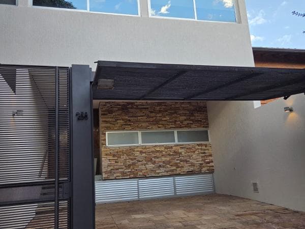 ALQUILER CASA EN BARRIO MBURUCUYA – 3