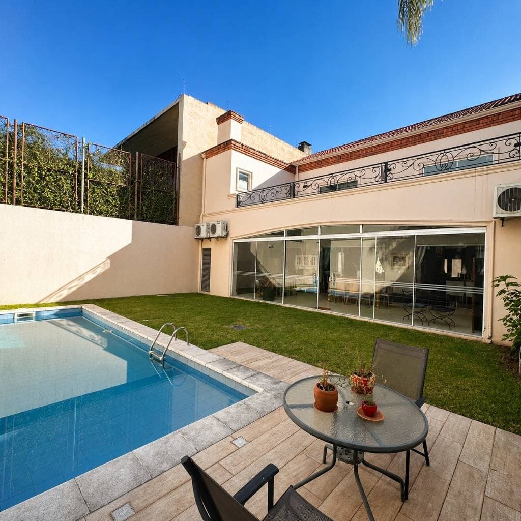 RESIDENCIA EN VENTA EN EL BARRIO MCAL ESTIGARRIBIA – 2