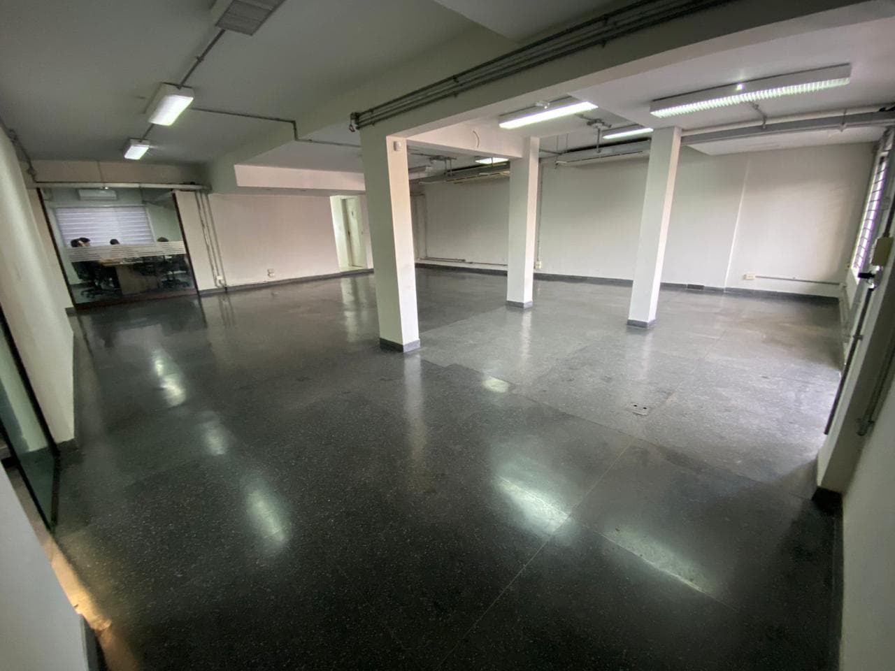ALQUILO IMPORTANTE Y AMPLIA CASA PARA OFICINA ZONA MARISCAL LOPEZ