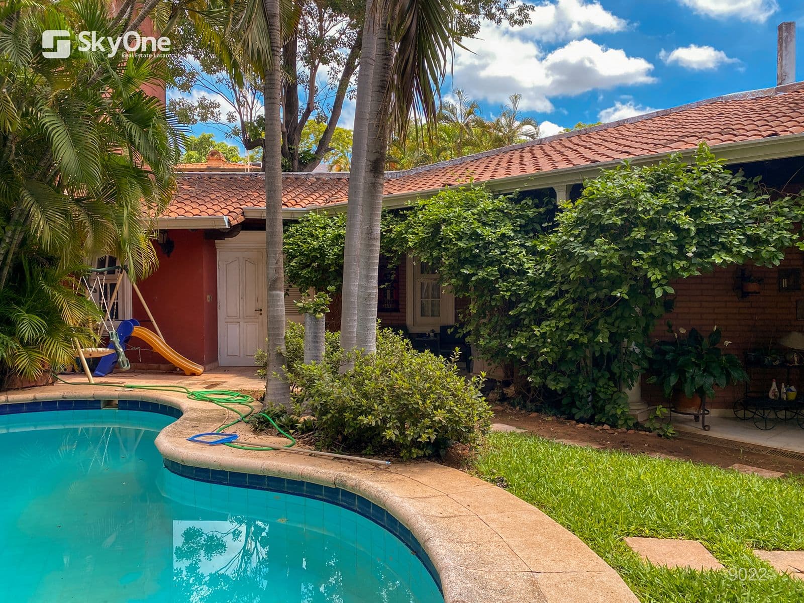 VENDO CASA EN BARRIO MARISCAL LOPEZ – 3