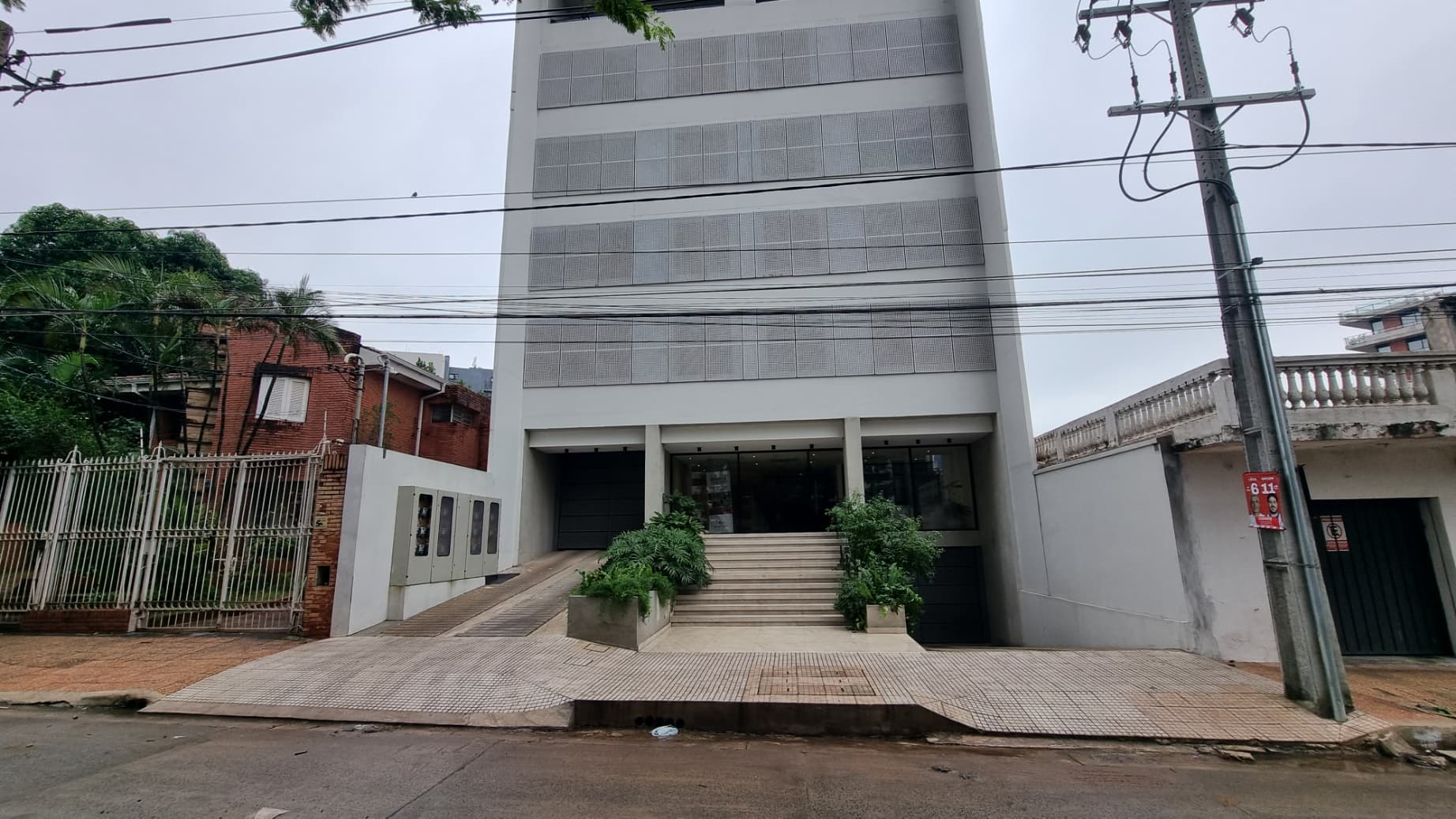 Alquilo Cocheras En Molas Lopez – 2