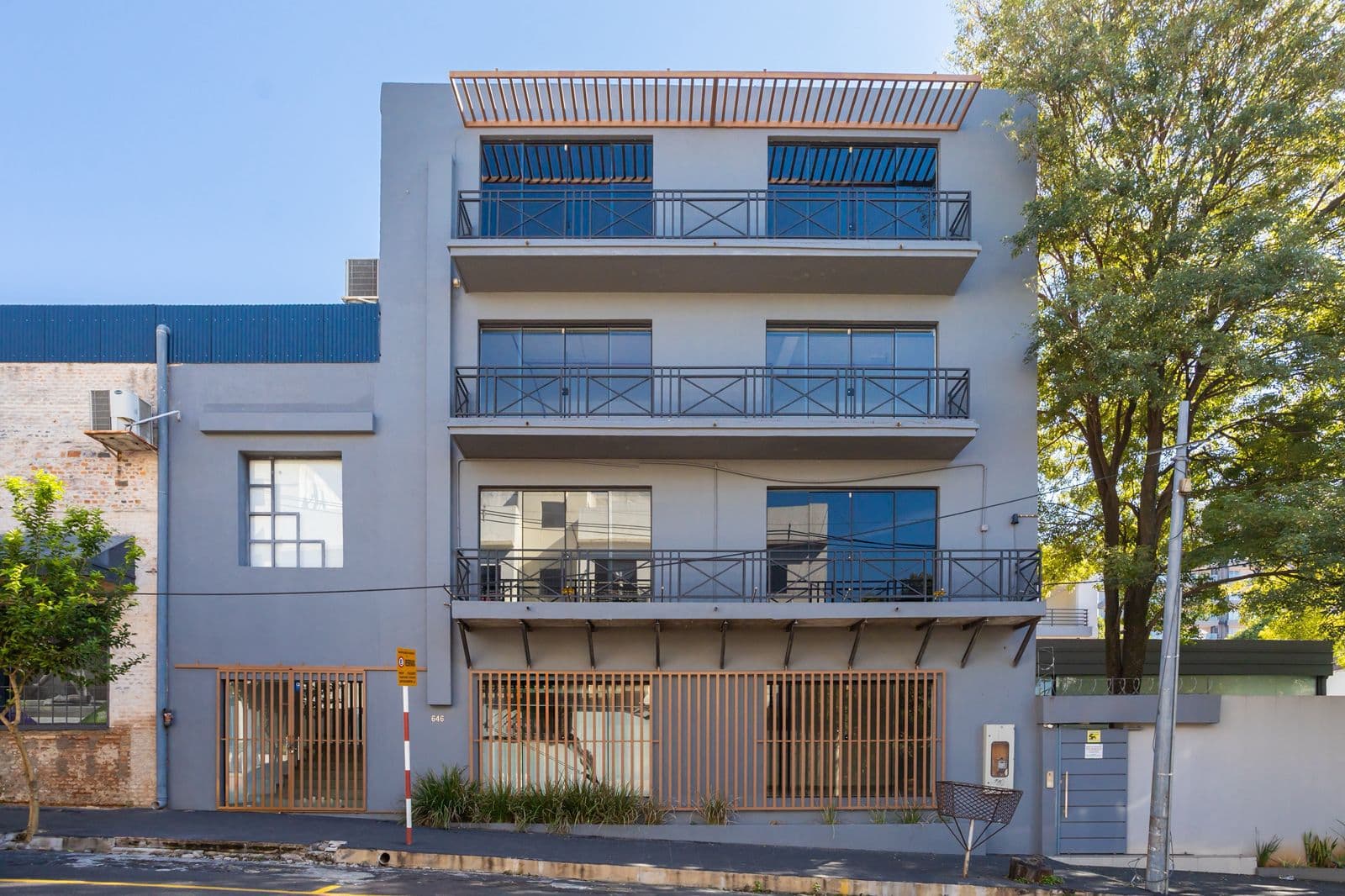 ALQUILO EDIFICIO CORPORATIVO - BARRIO CIUDAD NUEVA