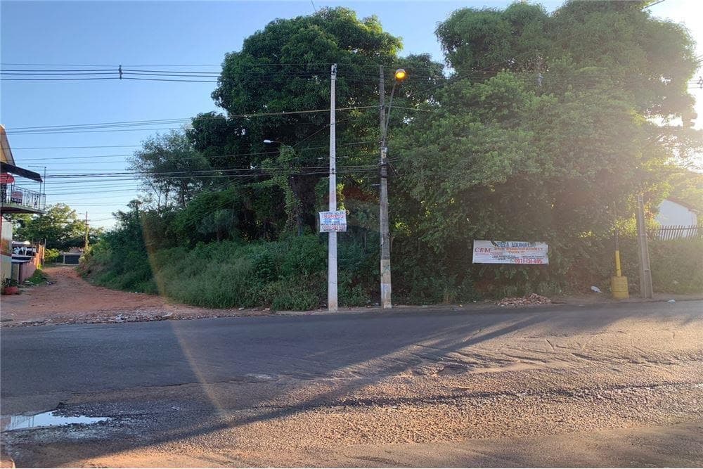 VENDO AMPLIO TERRENO EN SAN LORENZO SOBRE RUTA 1 EN ESQUINA