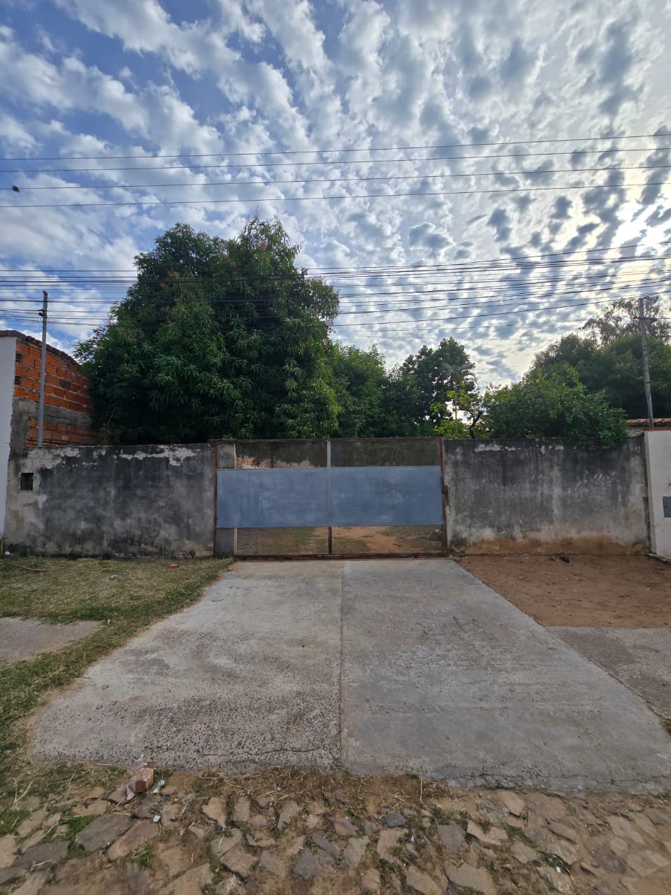 VENDO TERRENO EN LAMBARÉ - BARRIO SANTA ROSA