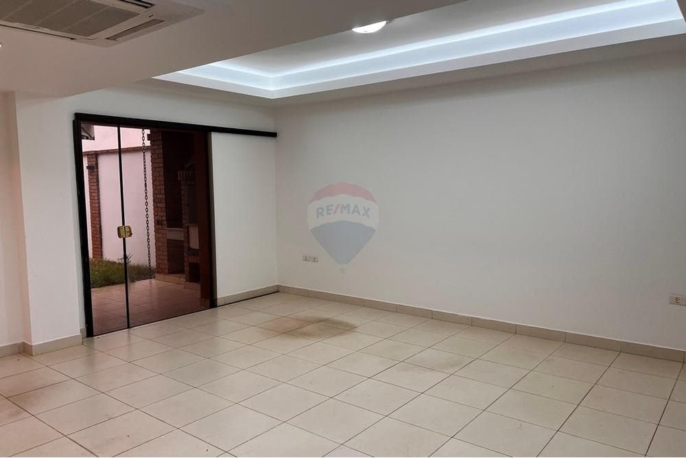 Alquilo Duplex detrás de la Conmebol – 2