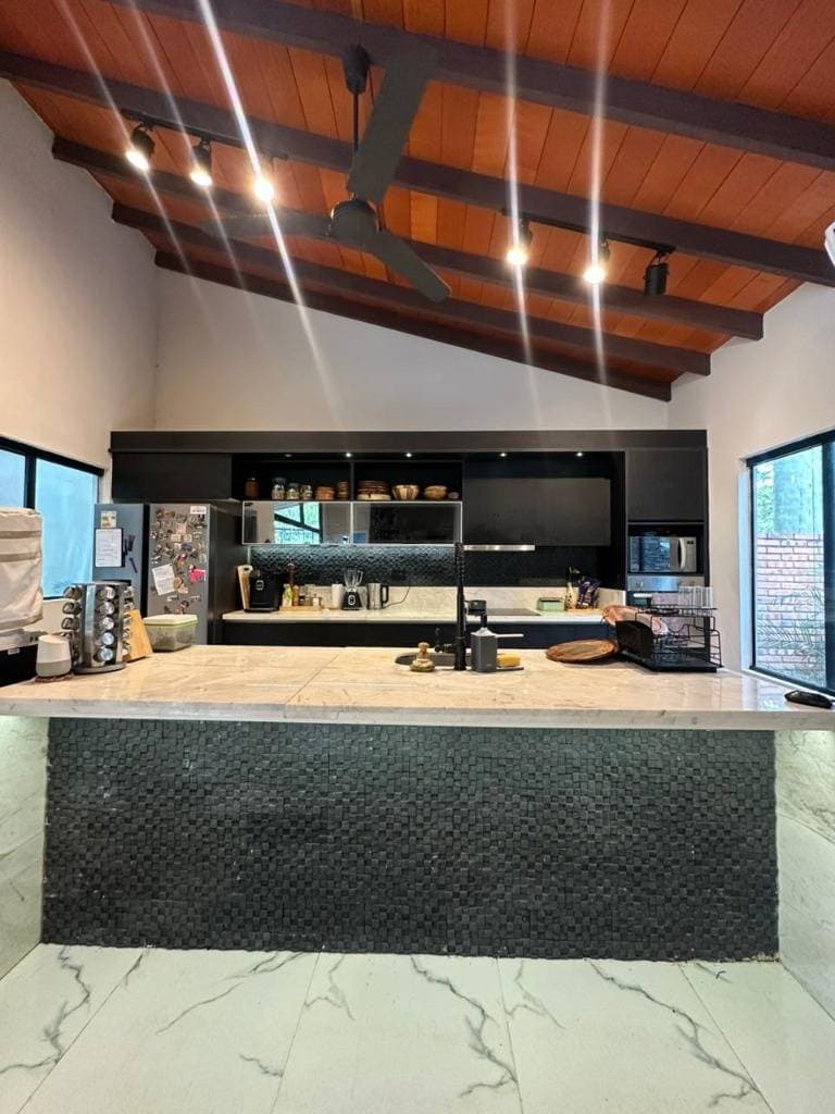 VENDO CASA AMOBLADA CON 4 DORMITORIOS EN SUITE EN SAN BERNARDINO – 2