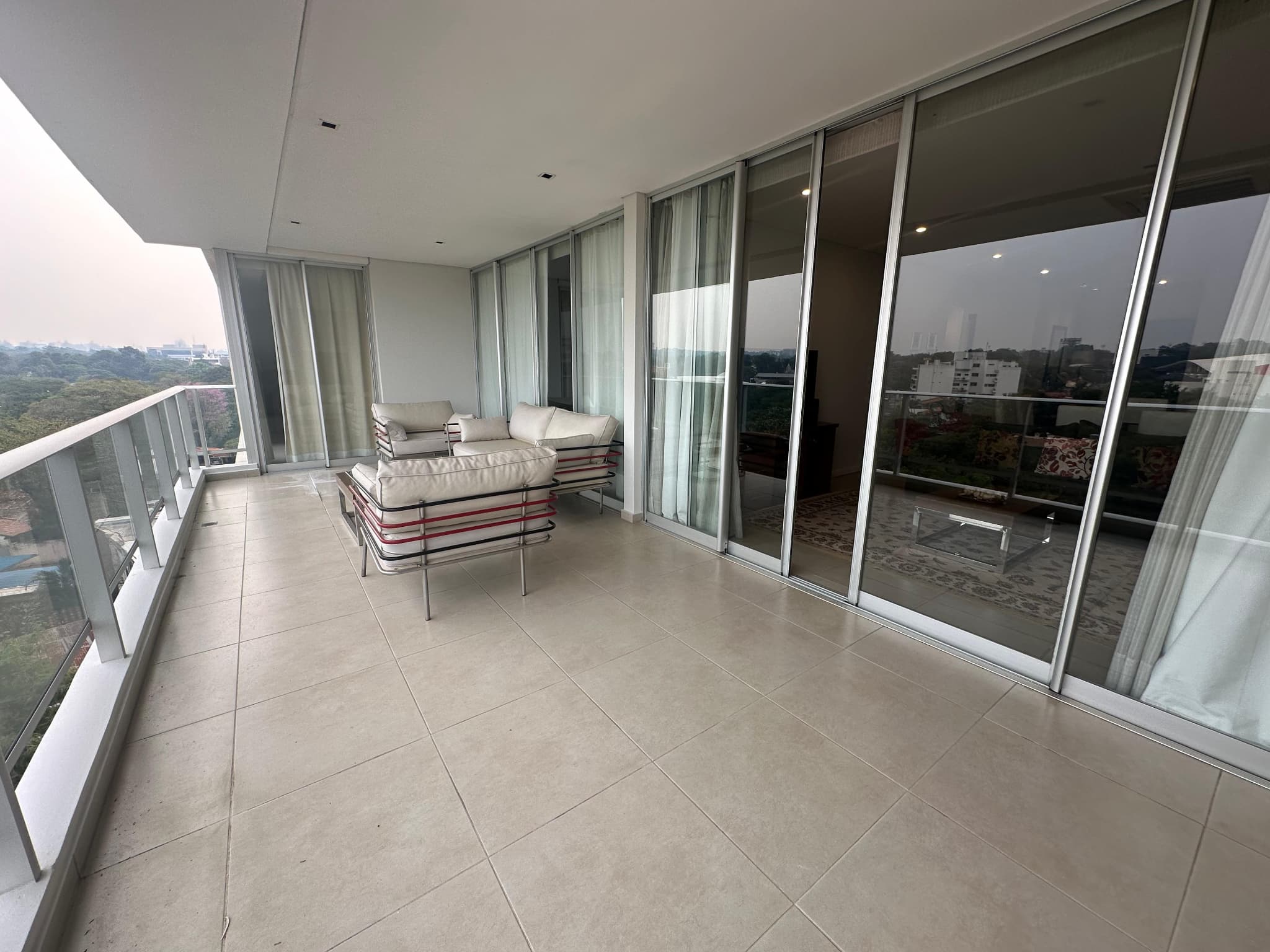 AMOBLADO: 3 DORM EN SUITE+3 COCHERAS Z/ CASA RICA ESPAÑA – 3