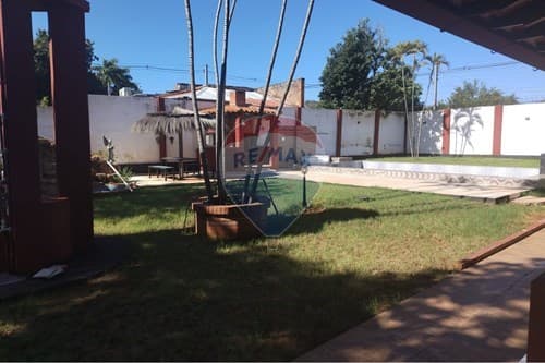 CASA EN VENTA, AREGUA – 3
