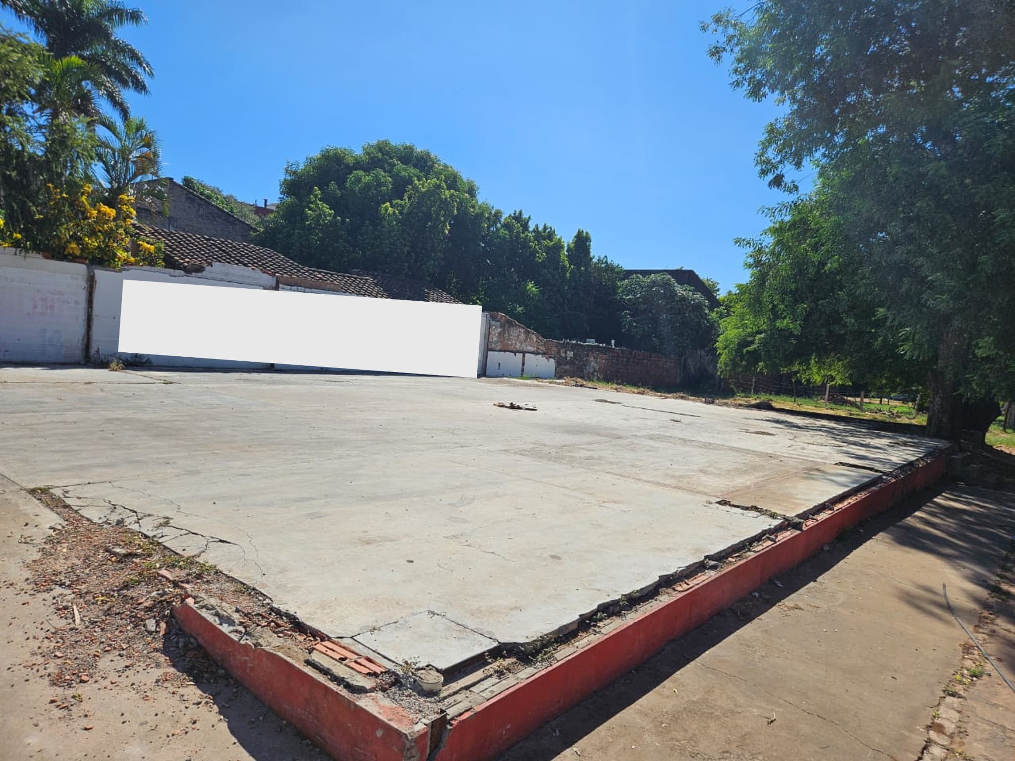 Hermosa Esquina (16x40) sobre calle asfaltada (A 3 cuadras de la Avda. Boggiani) – 2
