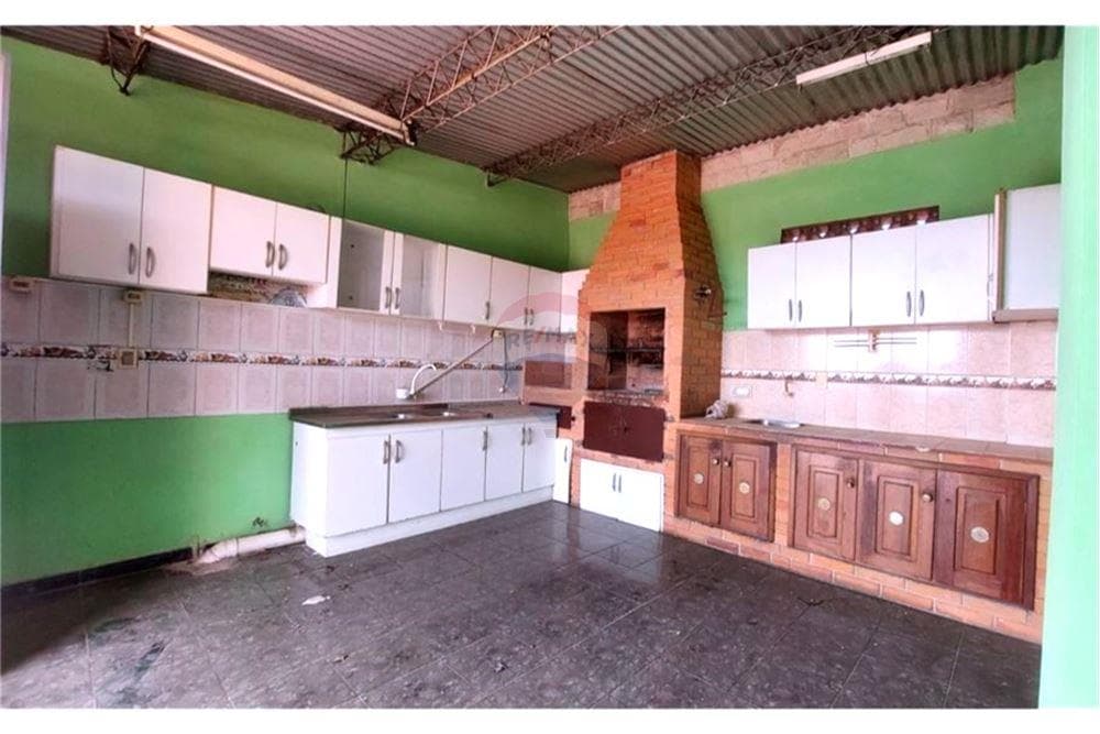 RESIDENCIA AMPLIA EN SAN LORENZO – 2