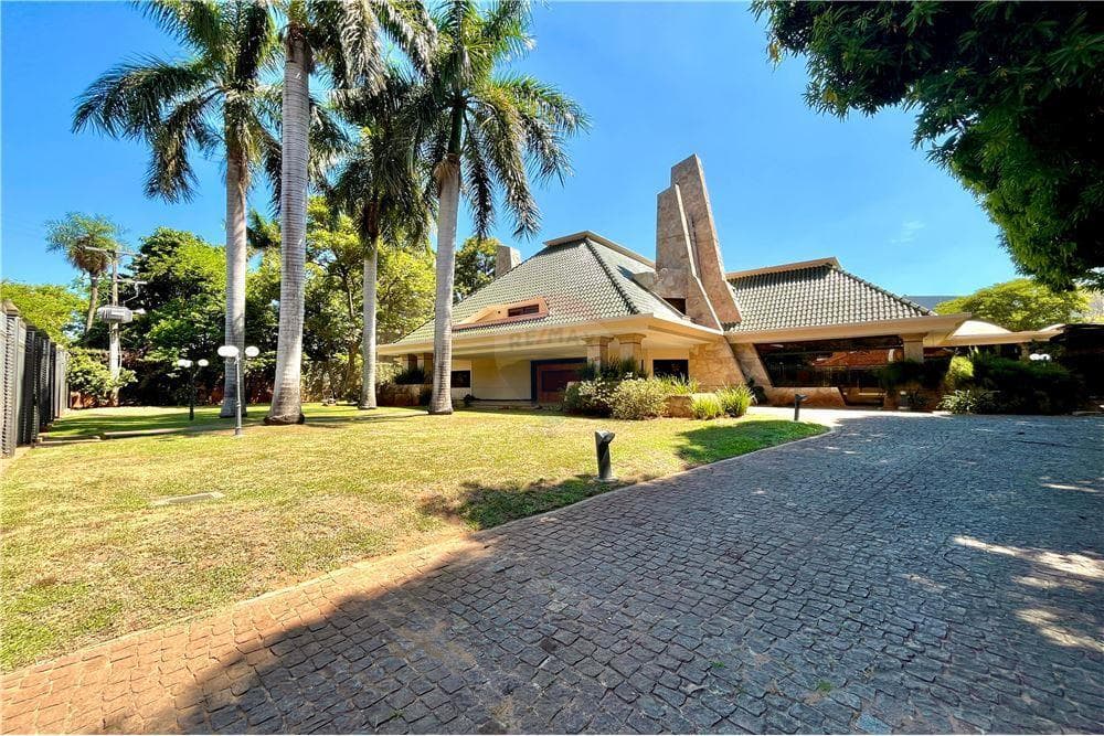 Residencia En El Corazón Del Eje Corporativo