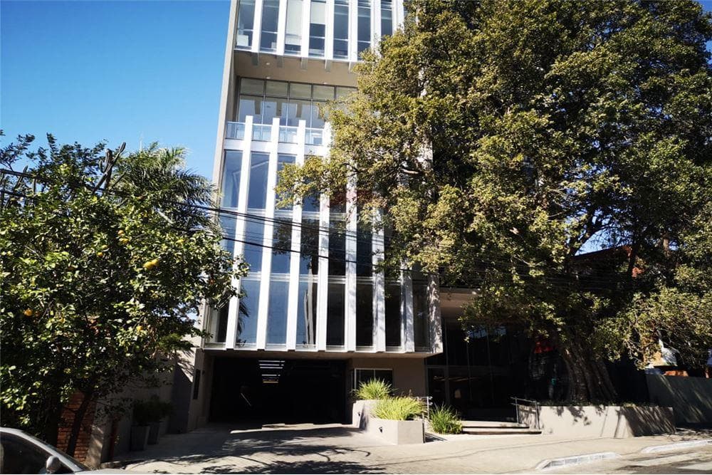 Moderna Oficina En Elegante Edificio, Llena De Luz!