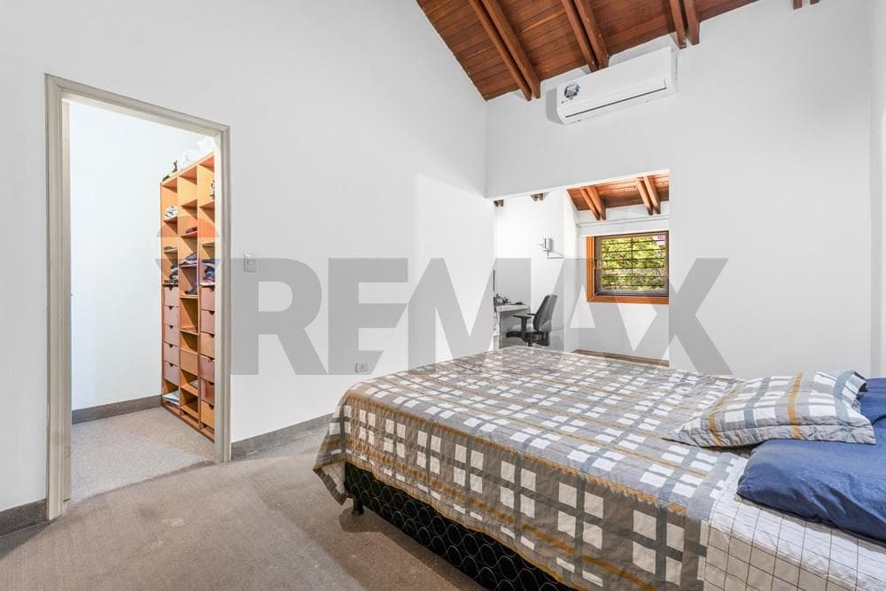 EN VENTA AMPLIA CASA ENEL CORAZON DEL BO HERRERA DE ASU – 3