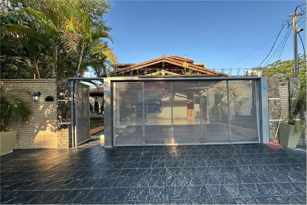 En Venta Hermosa Propiedad En Zona Del Yacht!